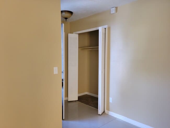 Photo - 8176 Old English Dr