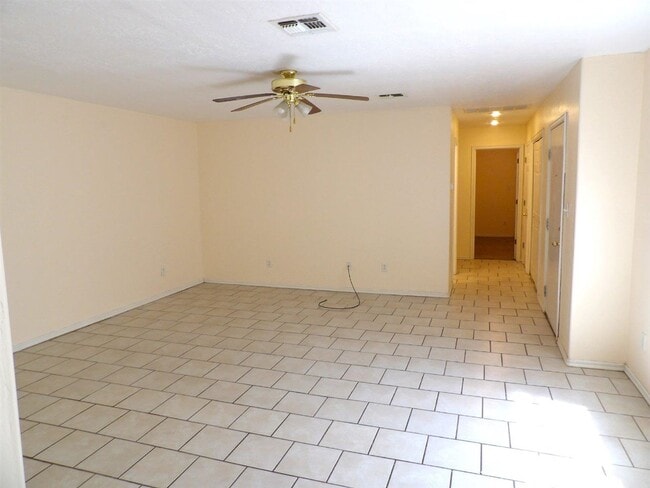 Photo - 1411 NW Lake Ave