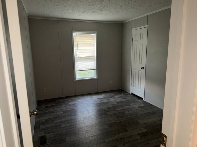 Photo - 213 Avenue C