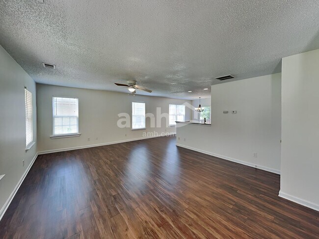 Photo - 125 Everett Park Dr