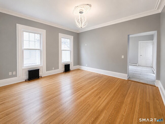 Building Photo - 212 Norman St Unit 1st FL