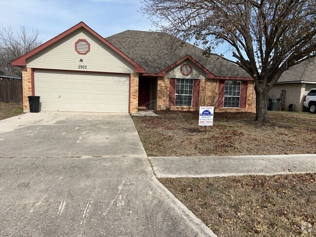 Building Photo - 2503 Armadillo Dr Rental