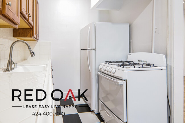 Photo - 1818 Whitley Ave Unidad 206