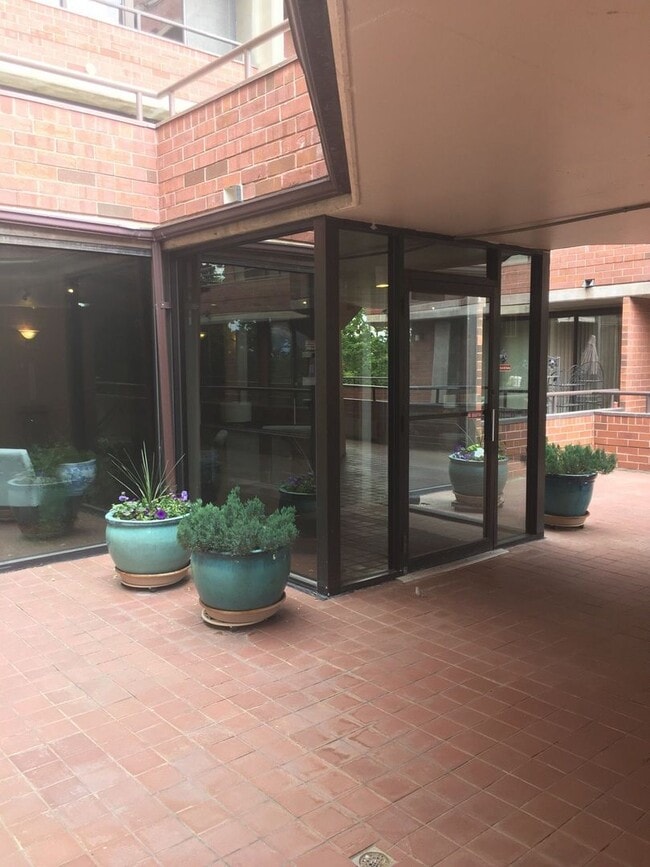 Photo - Modern Downtown Condo with Secure Access at Arlington Place Unidad 501