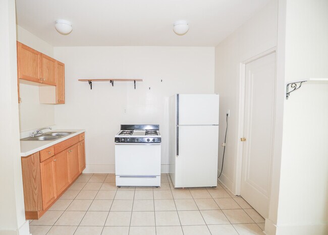 Photo - 1111 W Roscoe St Unit #27