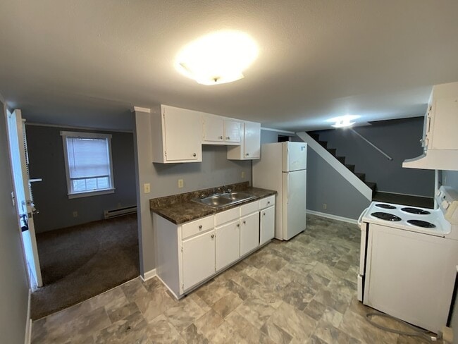 Photo - 110 W Chestnut St