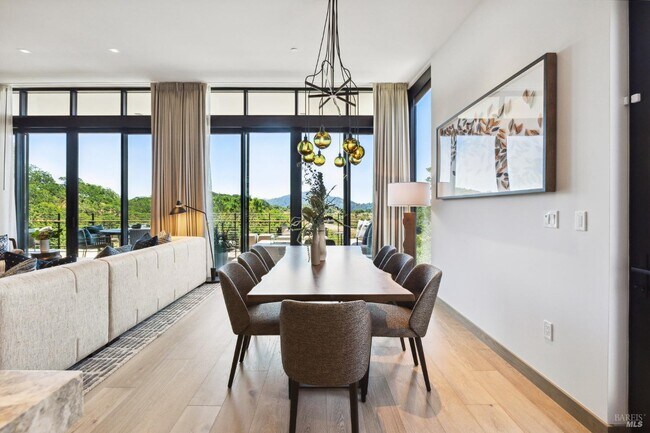 Photo - 210 Sumac Ct