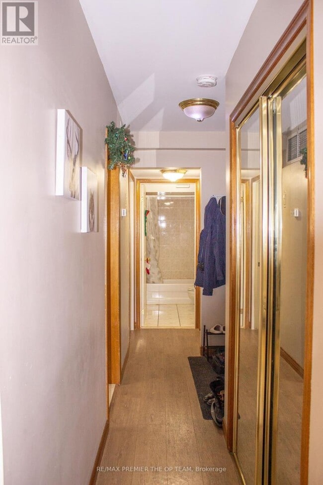 Photo - 2311 Major MacKenzie Dr W Unité 4