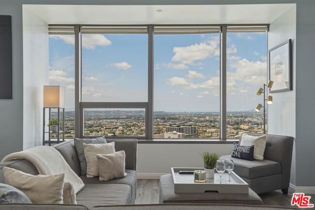 Photo - 1100 Wilshire Blvd Unidad 2201