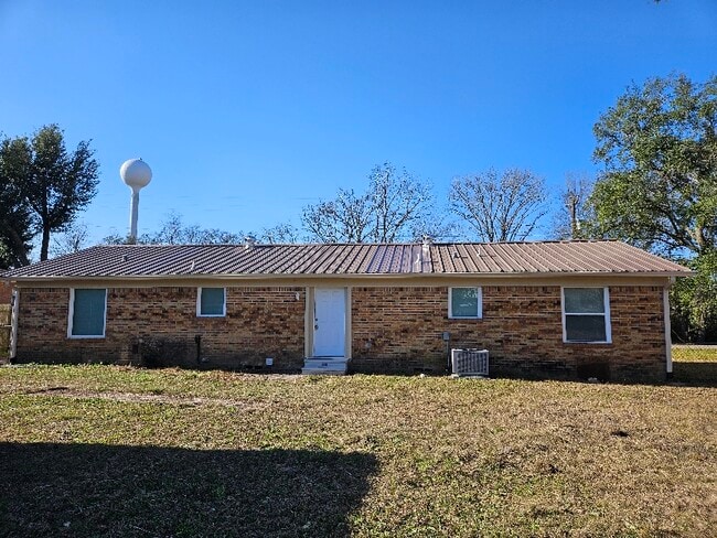 302 N Main St