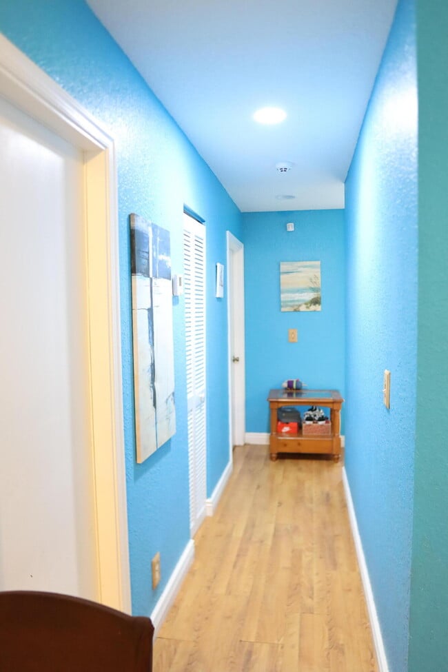 Photo - 2122 E Ridge Circle East