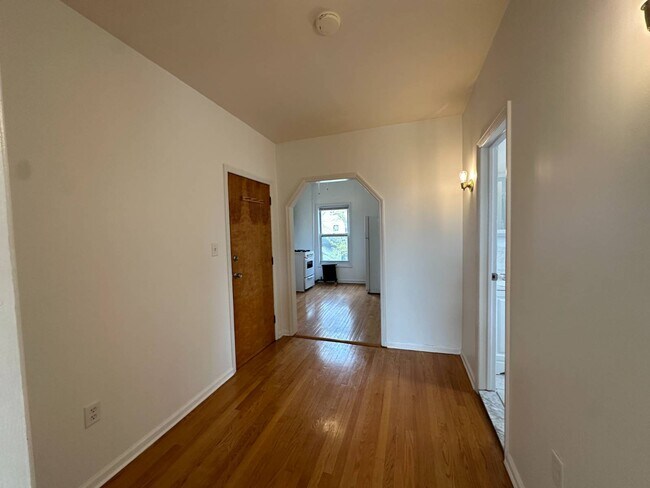 Photo - 30 Dikeman St