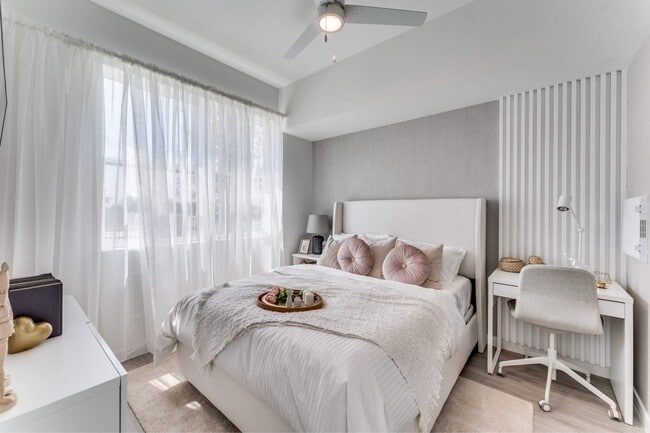 Photo - Resia Hutto Square