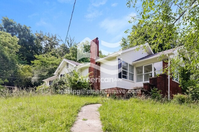 Photo - 820 Clover Dr