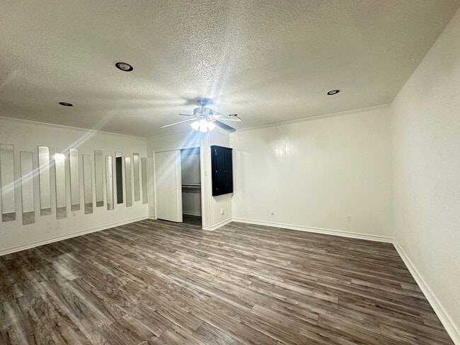 Photo - 5608 McKnight Dr