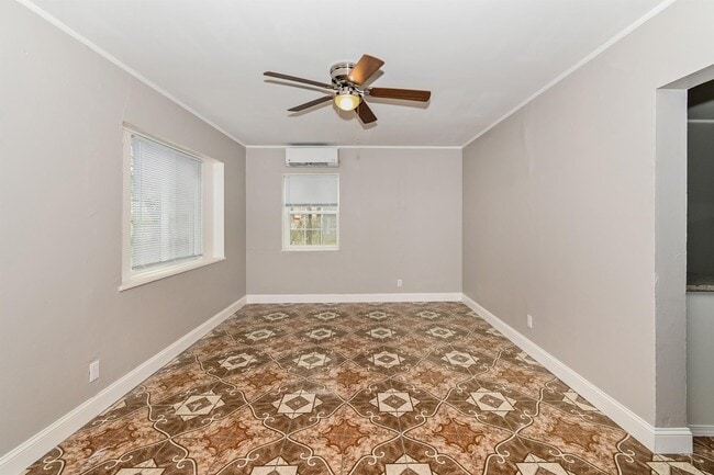 Photo - 1531 N Indianapolis Ave