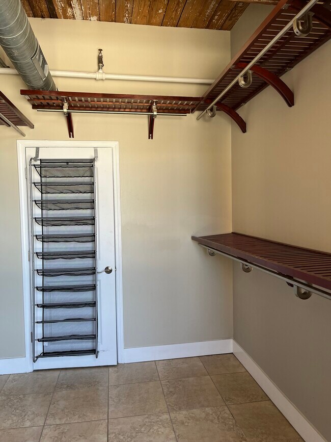 736 Dickies Lofts
