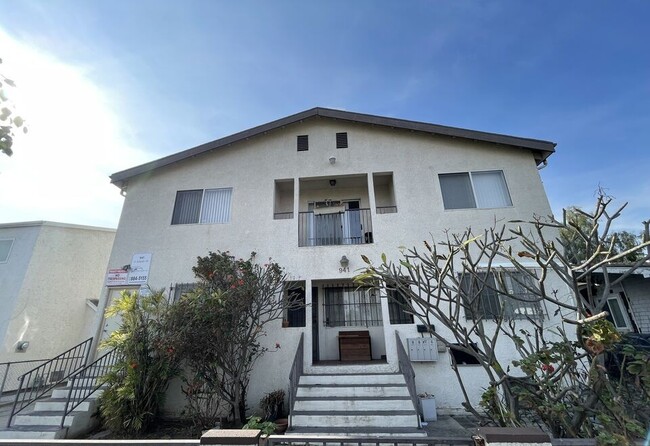 Building Photo - 941 N Kingsley Dr Unit 2 Rental