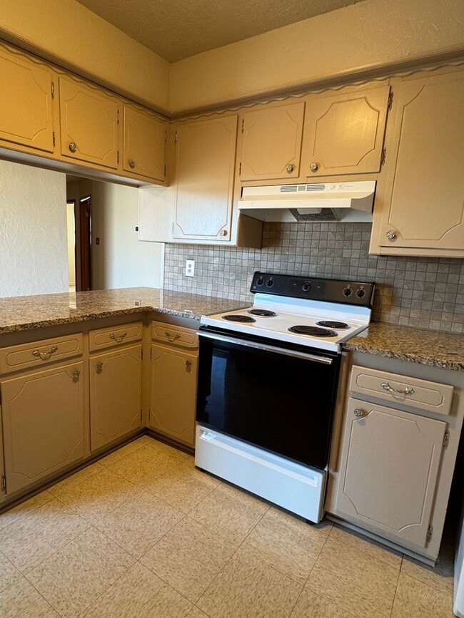 Photo - 3011 NE Cimarron Trail