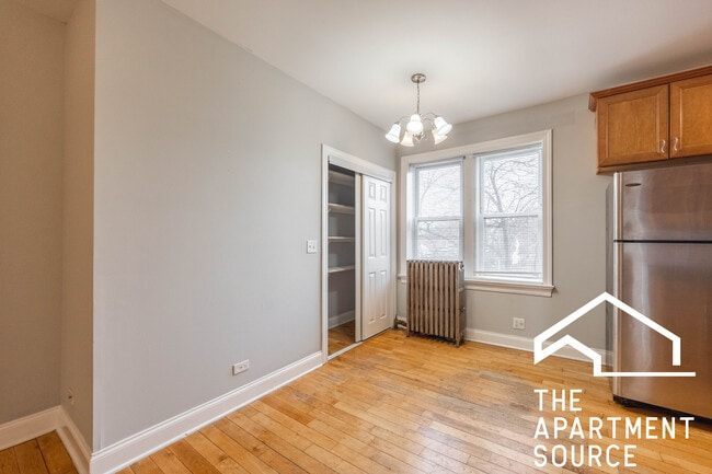 Photo - 4548 W George St Unit 2