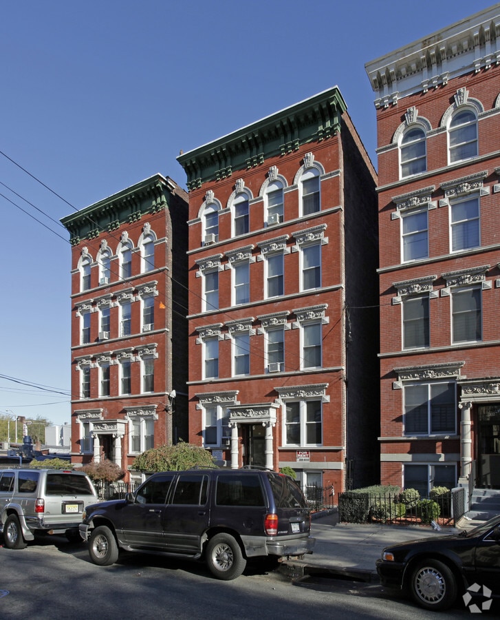 Photo - 140 Duncan Ave