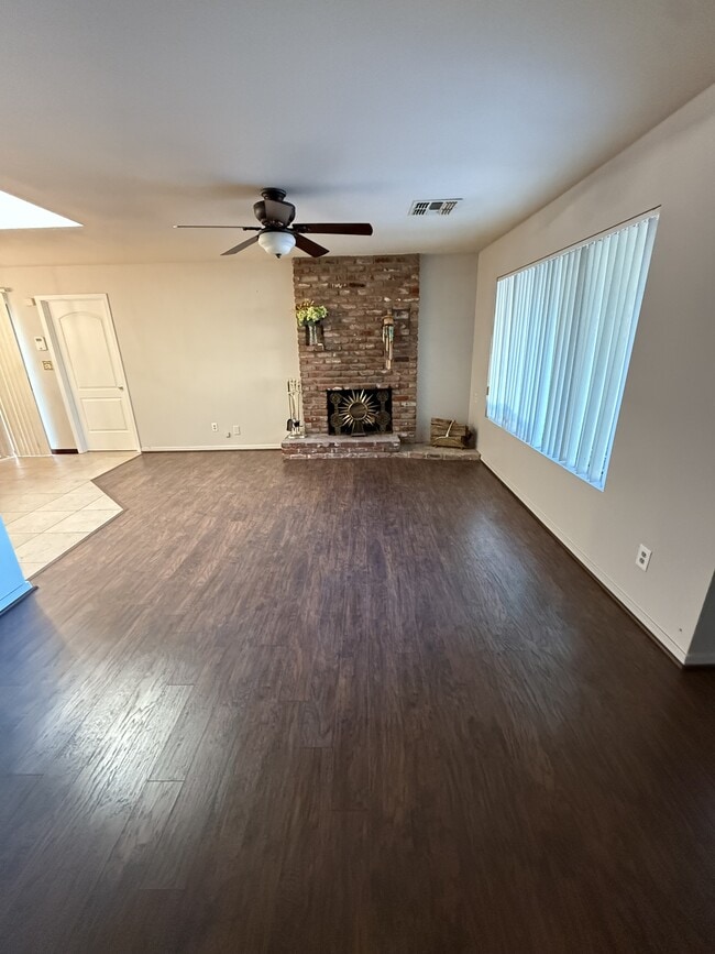 Photo - 422 Emery Dr