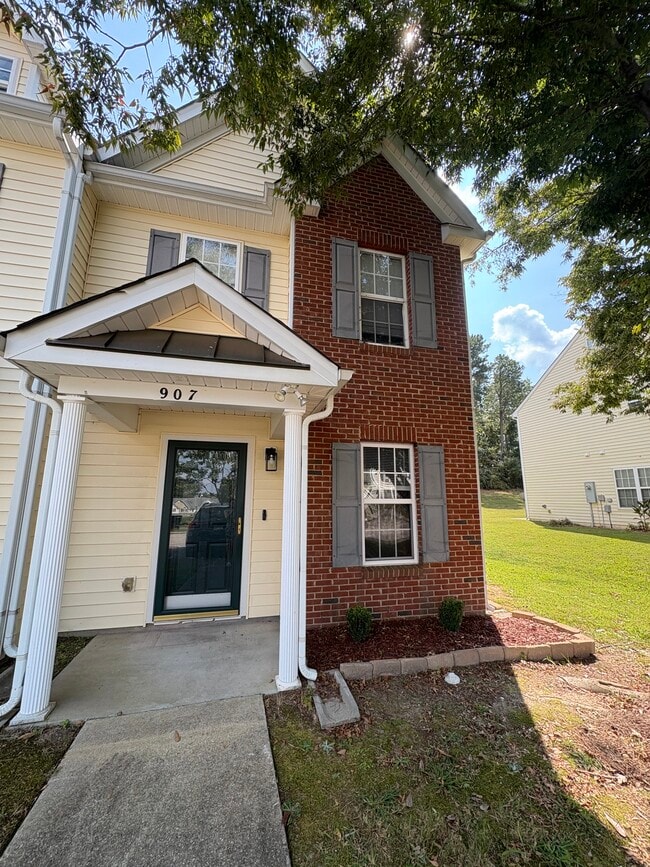 Building Photo - 907 Savin Lndg Rental