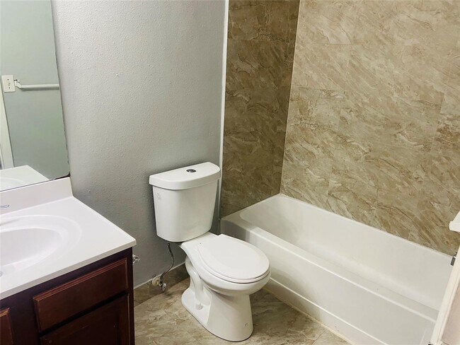 Photo - 7680 Westwood Dr Unidad 822