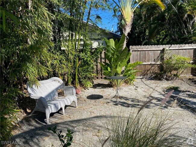 Building Photo - 1560 Maravilla Ave Rental