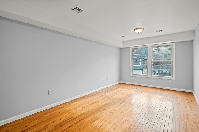 Photo - 137 Godwin Ave Unidad 2