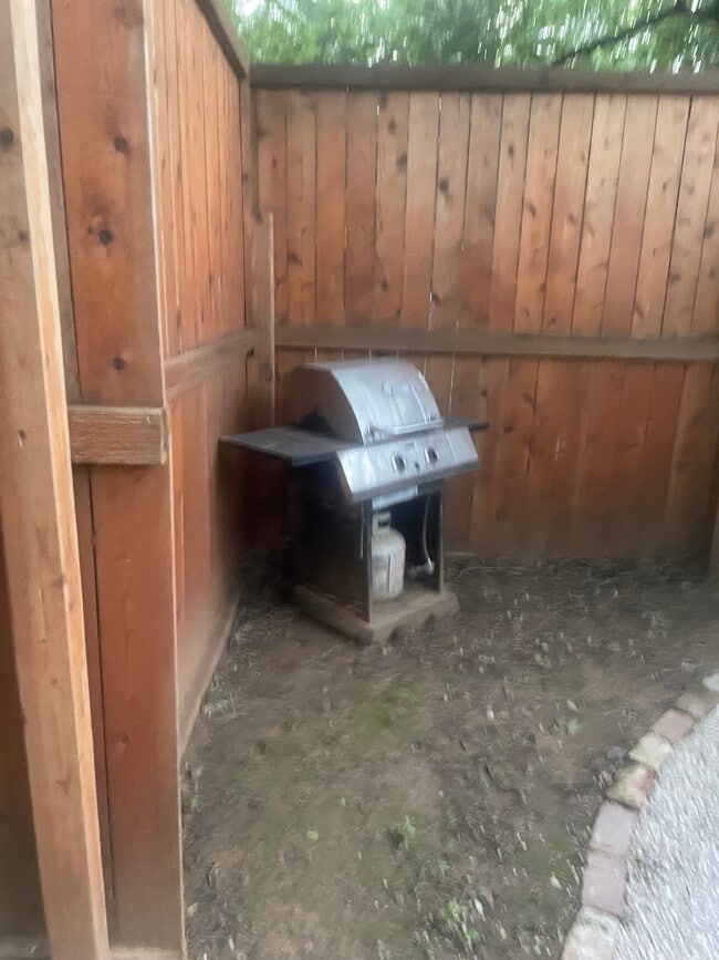 Photo - 721 Summers Ln