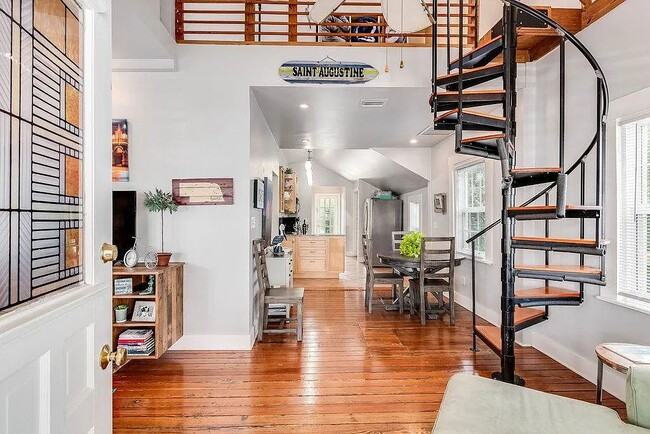 Photo - 76 Abbott St