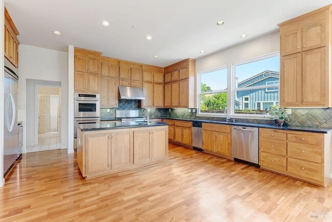 Photo - 205 Saddle Wood Dr