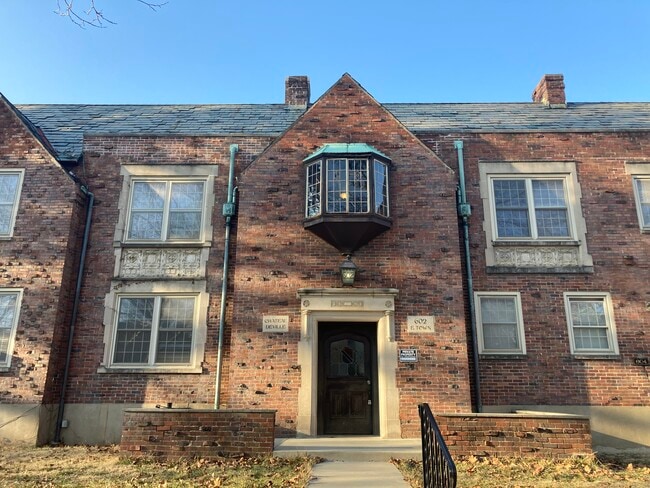 Photo - 602 E Town St Unit 13