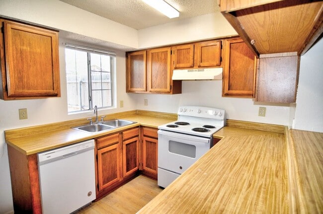 Photo - 9419 Olde Towne Row