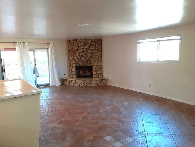 136 Royal Oak Dr