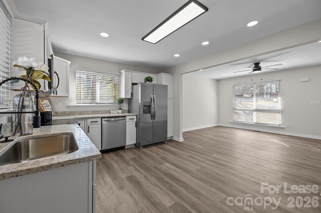 Photo - 801 Davenport St