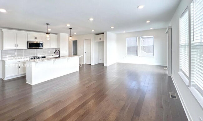 Photo - 27605 E Red Fox St