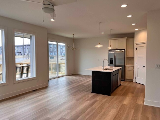 Photo - 384 S 91st St