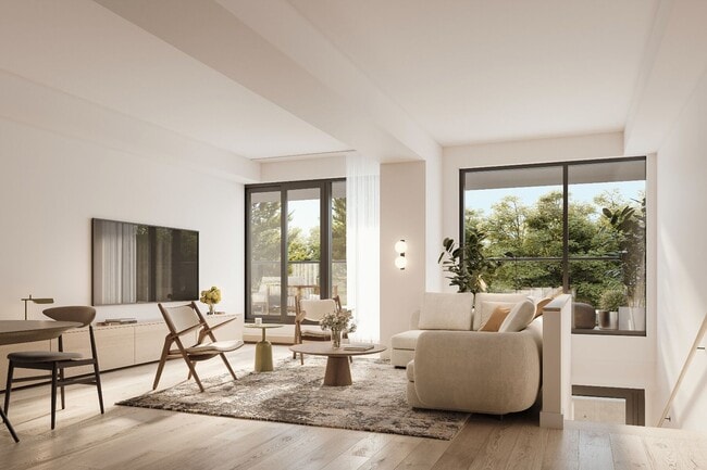 Photo - 1720-1720 Bayview Ave