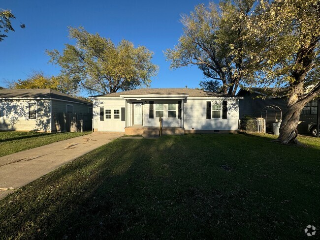 Building Photo - 2821 NW 24th St Rental