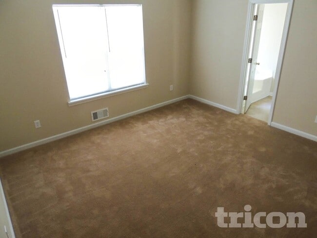 Photo - 76 White Pines Ln