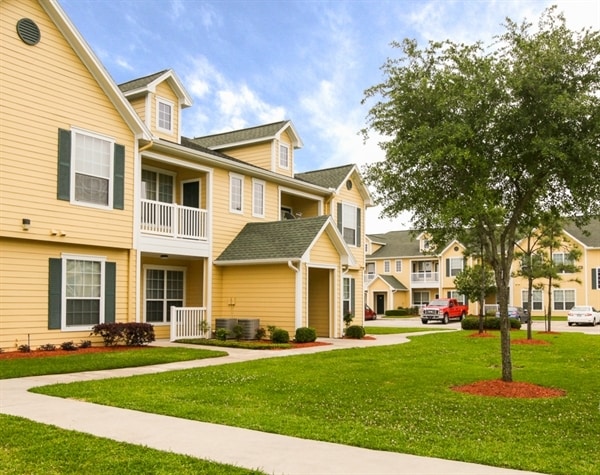 Country Lane Apartments