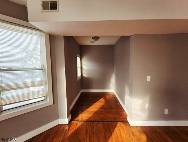 Photo - 146 Hollywood Ave