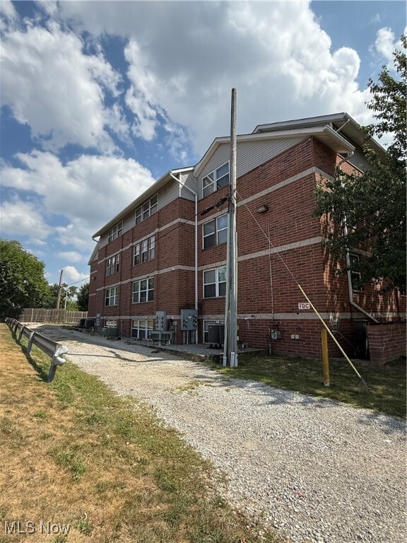 Building Photo - 409 Brown St Unit 105 Rental