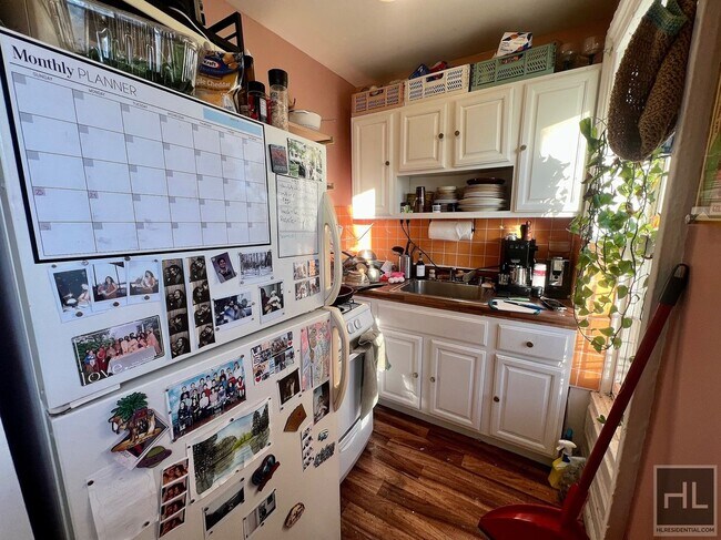 Photo - 2BR 1BA Sunny Top Floor Sprawling Brownstone On Clinton Hill / Bedstuy Border Unit 3