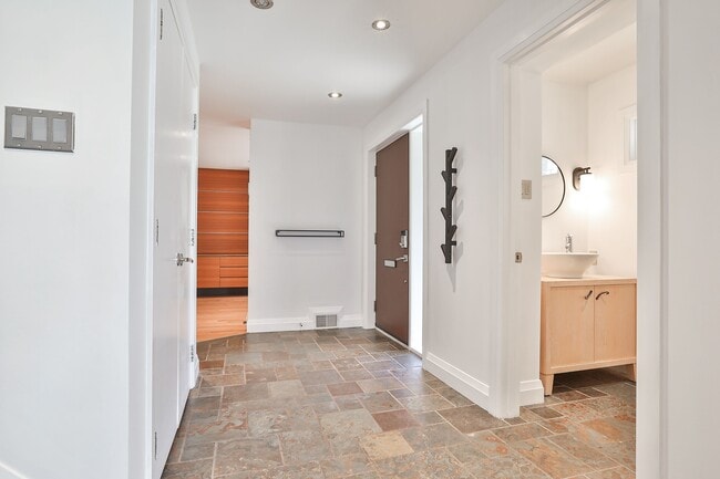 Photo - 46 Sandringham Dr.