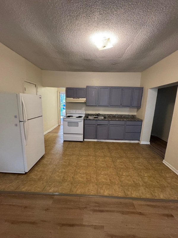 Photo - 460 N Lincoln St