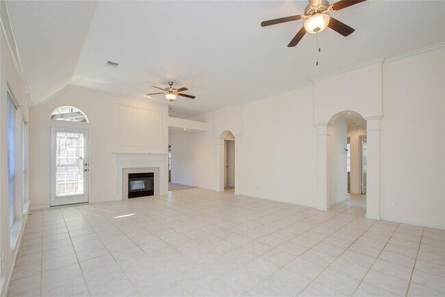Photo - 8823 Lawncliff Ln