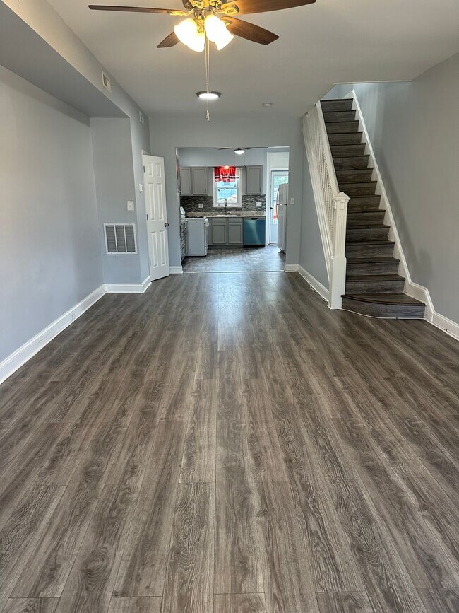 Photo - Spacious Rooms! Hardwood Flooring Througho...